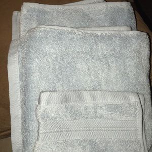 Bathroom towels